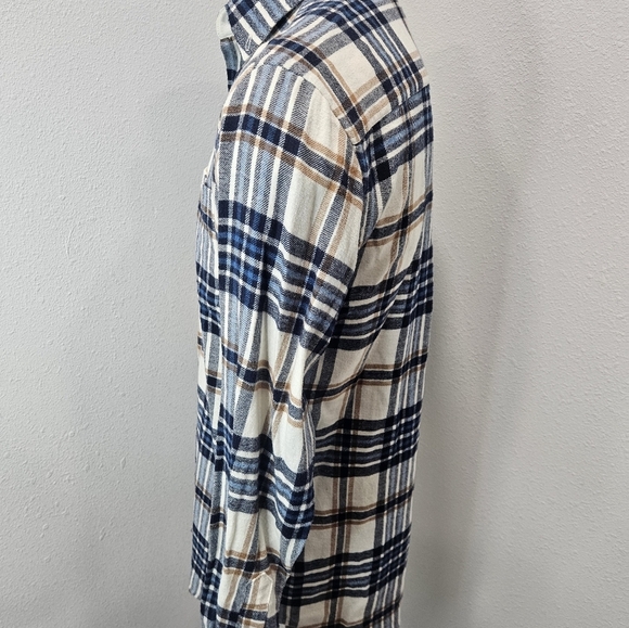 Croft & Barrow men's small button-down longsleeve - Picture 3 of 6